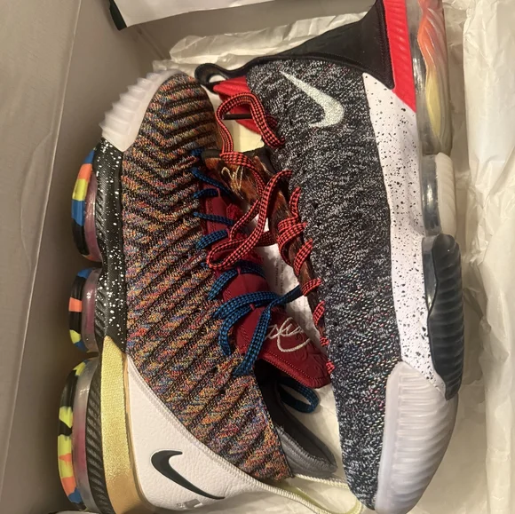 Nike LeBron 16 Sneakers - Picture 5 of 5